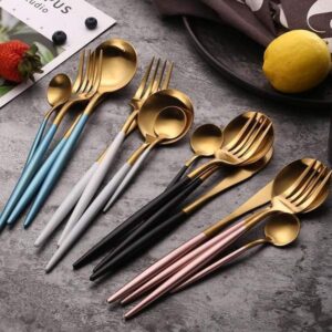6 dinner spoons, 6 dinner forks, 6 butter knives, 6 teaspoons